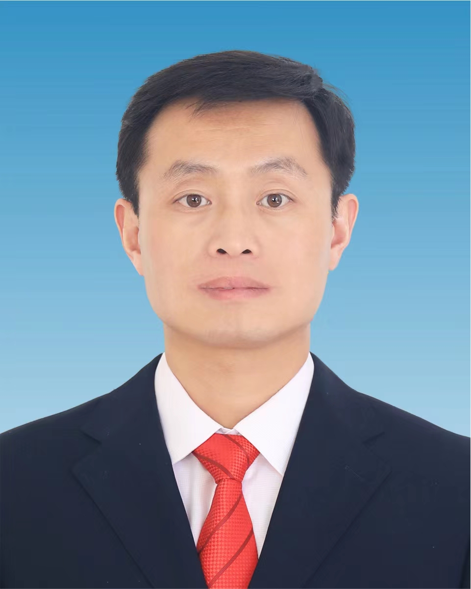 杨东.jpg
